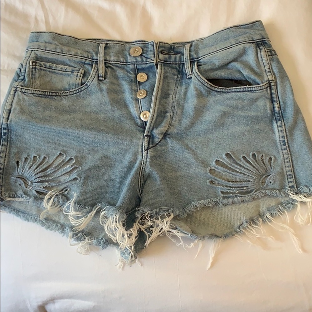 Cut out high waist short